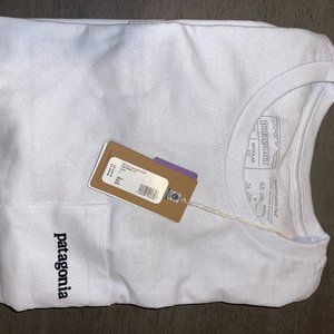 Patagonia Men's  White Pocket Tee w Logo Small